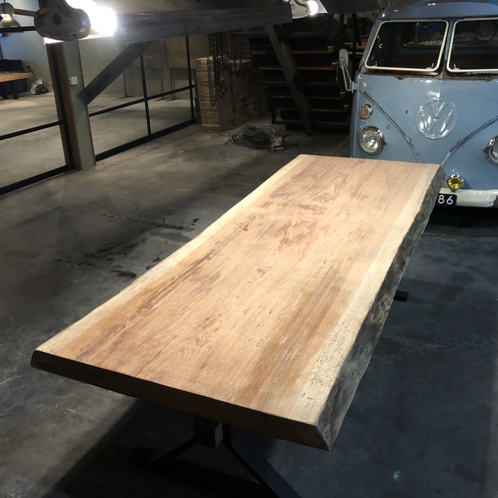 tree-trunck-table-10