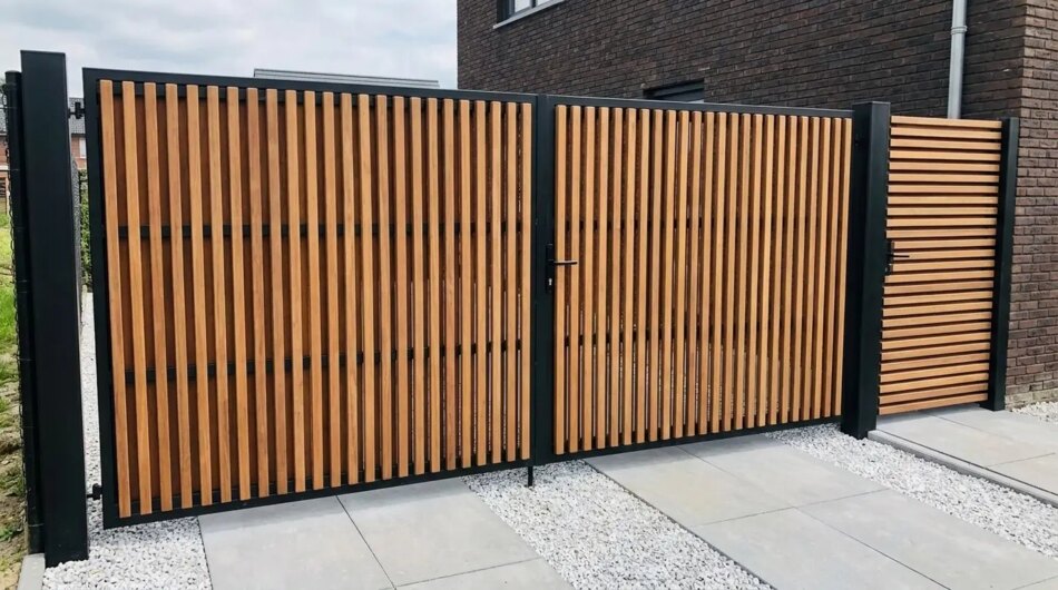 Ipe bespoke double gates with 40 x 40 mm battens for a driveway