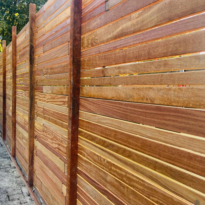 IPE fence modern, slat combination of 5, 7 and 9 cm wide 1-sided wood