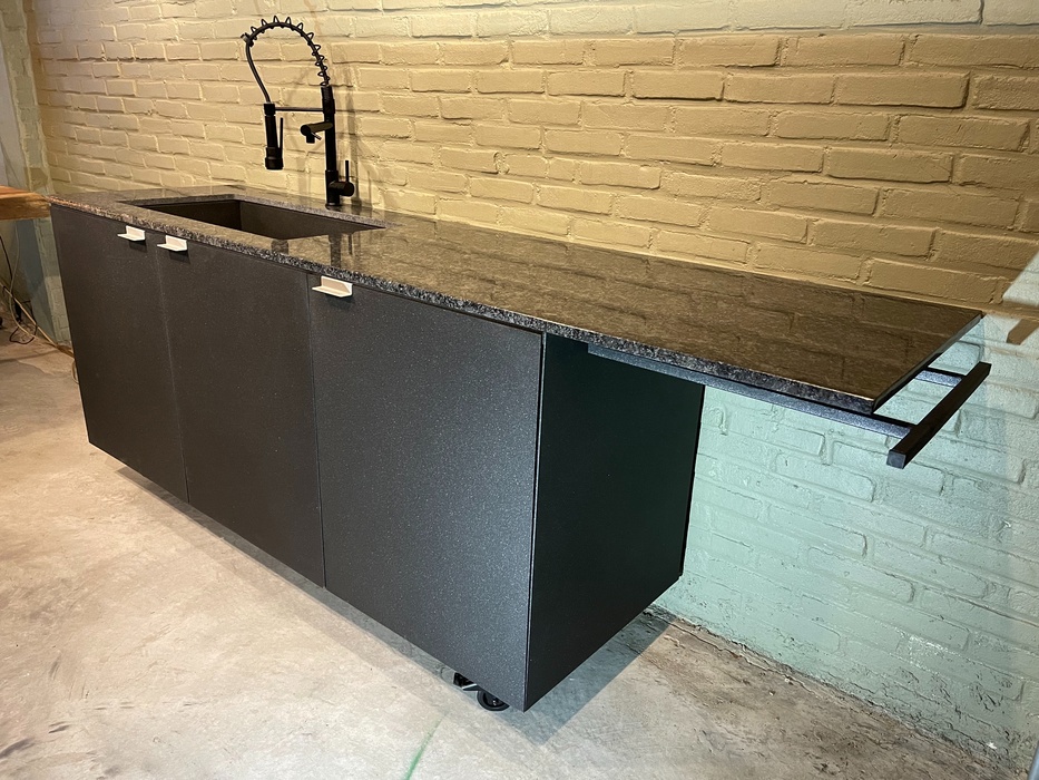 Outdoor kitchen black coating