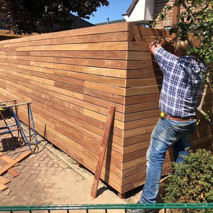 Modern Ipe fencing | with 9 cm smart slats | invisible clips