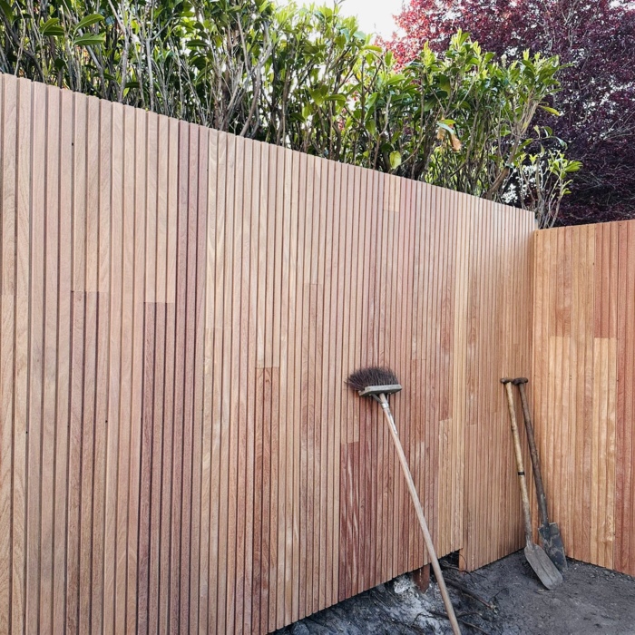 Tripple planks ipe wood vertically mounted modern fence 