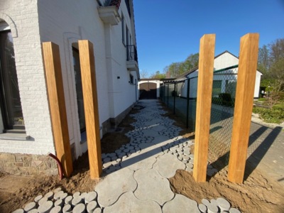 Strong IPE gate posts of 14x14 cm